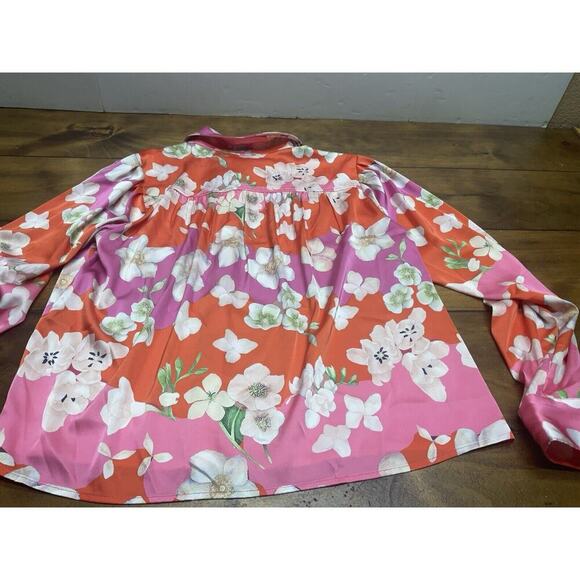 Hutch Kodie Top Women's Size Large Mixed Bouquet Floral Button Down Blouse NWT - Picture 14 of 14